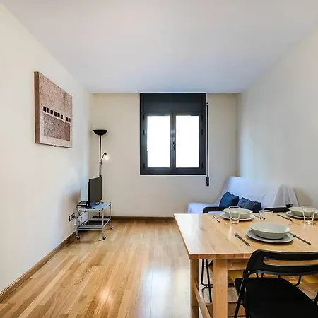 Homenfun Poble Sec برشلونة